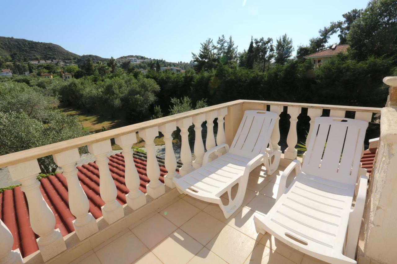 Villa Argo 3 - Beachfront, Big Gardens, Location! Pefkochori Ngoại thất bức ảnh