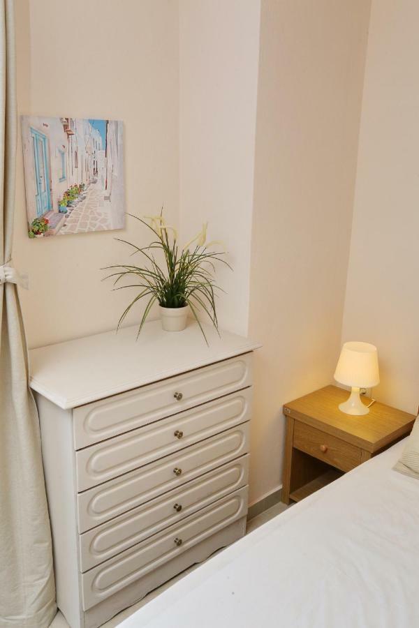 Villa Argo 3 - Beachfront, Big Gardens, Location! Pefkochori Ngoại thất bức ảnh
