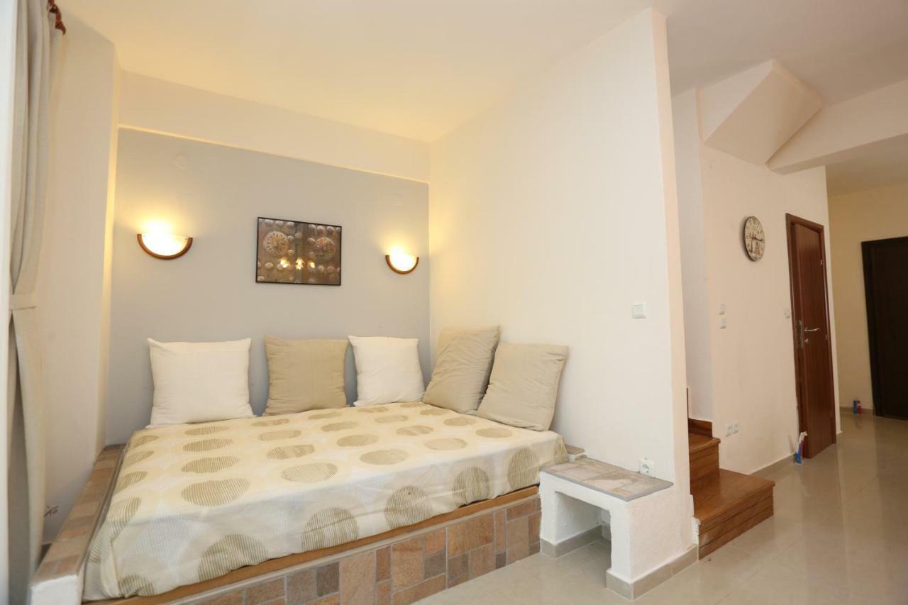 Villa Argo 3 - Beachfront, Big Gardens, Location! Pefkochori Ngoại thất bức ảnh