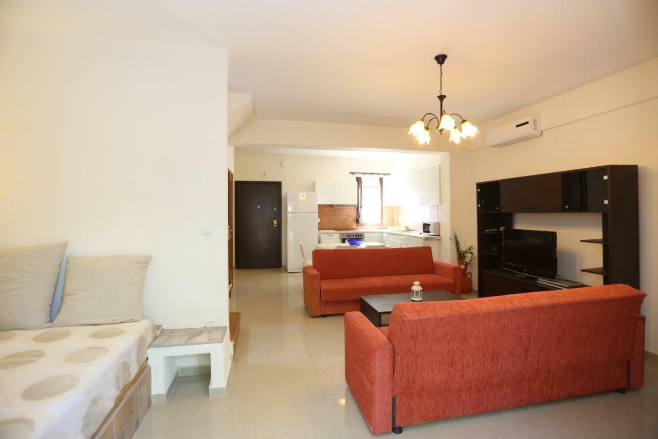 Villa Argo 3 - Beachfront, Big Gardens, Location! Pefkochori Ngoại thất bức ảnh