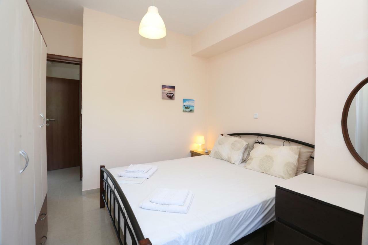Villa Argo 3 - Beachfront, Big Gardens, Location! Pefkochori Ngoại thất bức ảnh